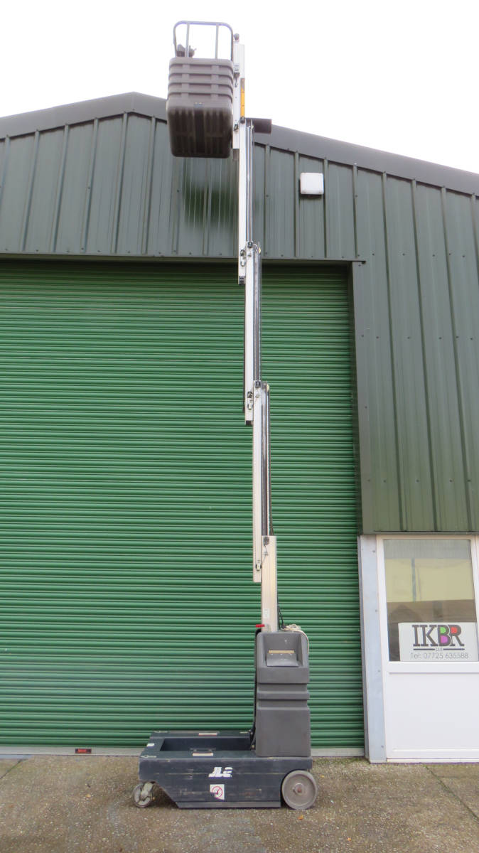 JLG 20VP Mast LiftImage with link to high resolution version