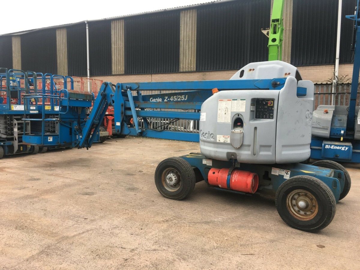 Click here to view the image of Genie Z45/25 LPG boom lift access platform cherry picker MEWP at higher resolution. An image of Genie Z45/25 LPG boom lift access platform cherry picker MEWP goes here.