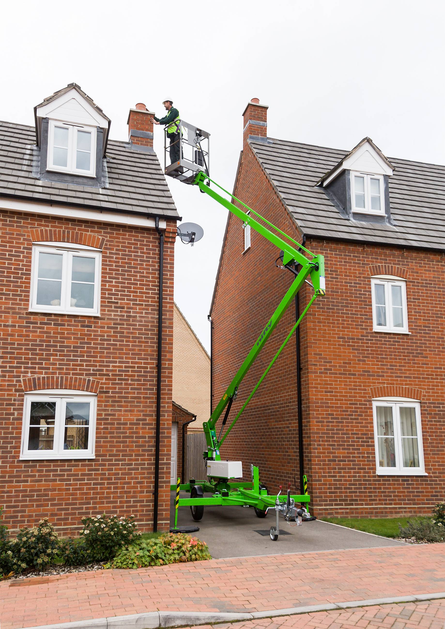 An image of Powered access platform hire in South Wales & Western England goes here.